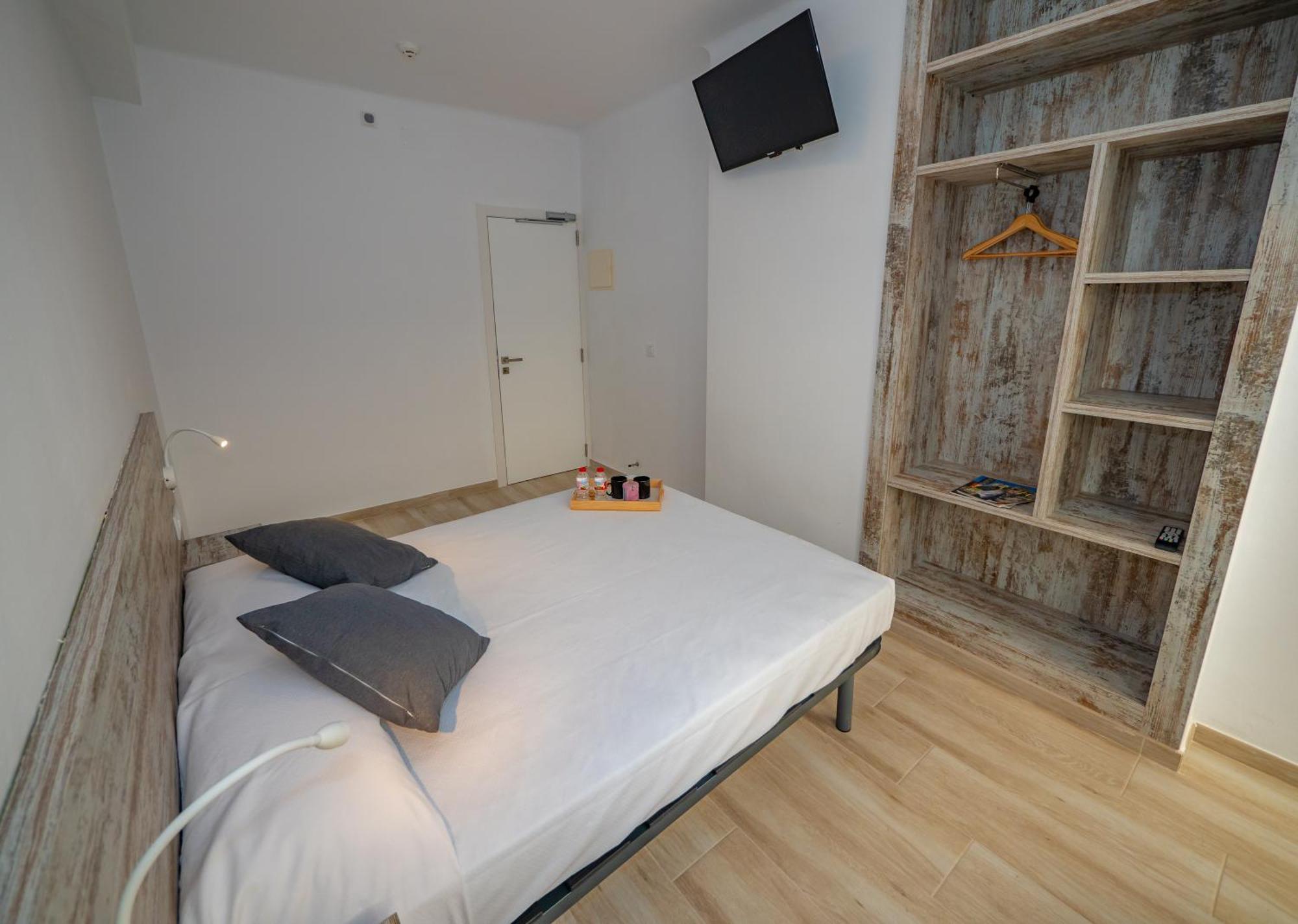 Agi Gloria Rooms Roses Exterior photo
